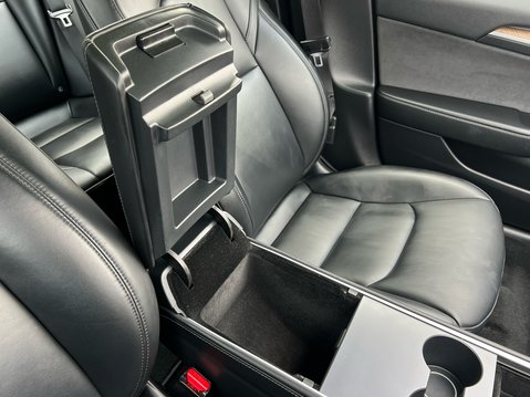 Tesla Model 3 STANDARD RANGE PLUS 28