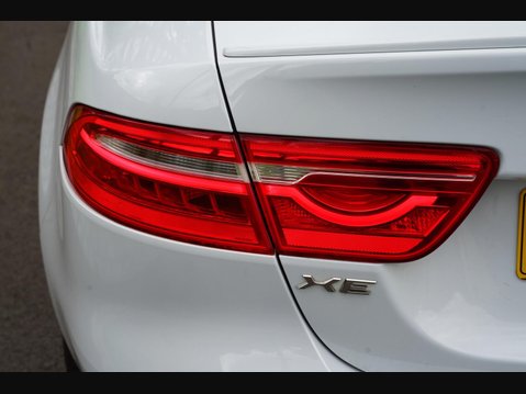 Jaguar XE 2.0i GPF R-Sport Auto Euro 6 (s/s) 4dr 27