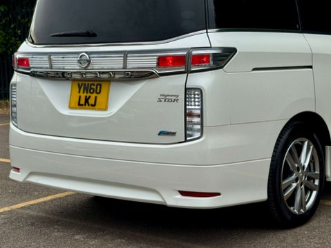 Nissan Elgrand Highway Star 35