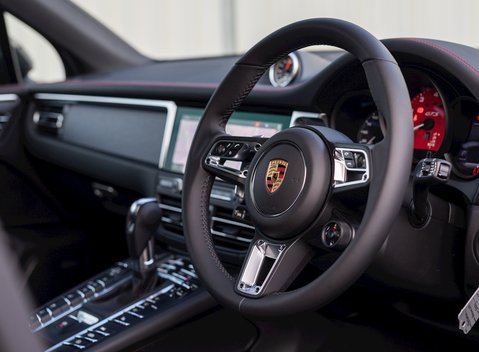 Porsche Macan GTS 11