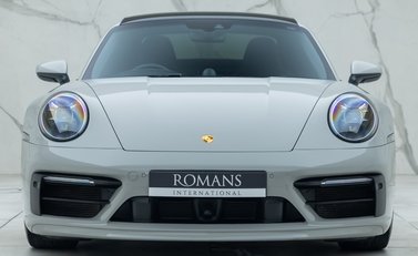 Porsche 911 Carrera 4S (992) 4