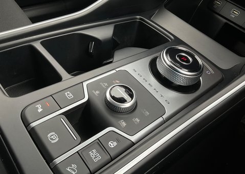Kia Sorento 1.6 T-GDi HEV '2'  19