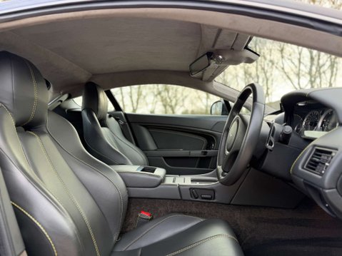 Aston Martin Vantage 4.7 Vantage V8 Auto 3dr 4
