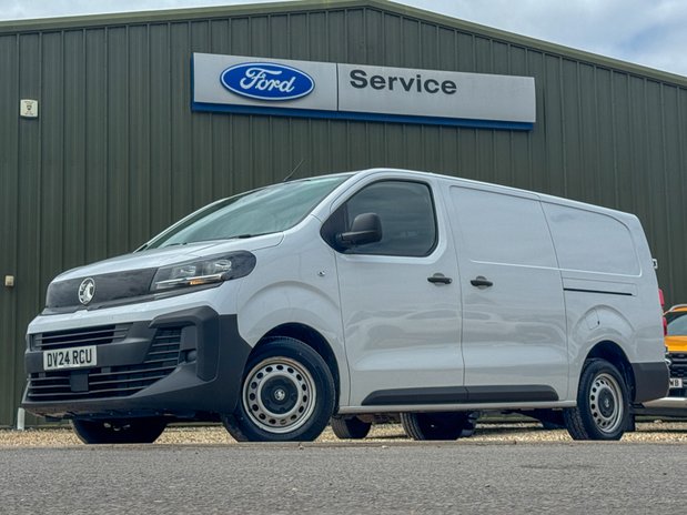 Vauxhall Vivaro LWB L2H1 Low Roof Prime Aircon Cruise Sensors Nav EURO 6 1