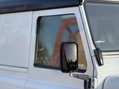 Land Rover Defender 2.2 Defender 90 Hard Top TD 4WD 5dr 34