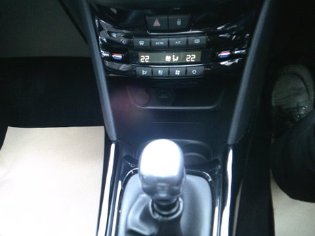 Peugeot 2008 PURETECH S/S ALLURE PREMIUM ONLY 68,000 MILES FROM NEW 13