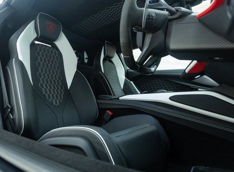 Lamborghini Revuelto 18