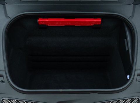 Porsche 911 GT3 TOURING (992) 39