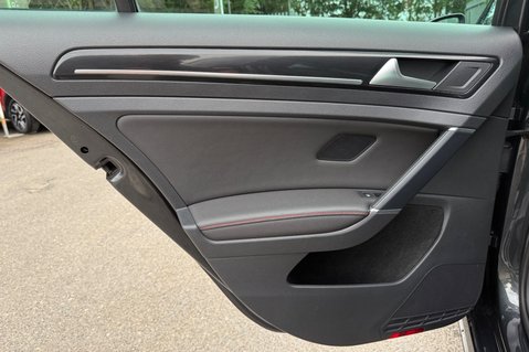 Volkswagen Golf GTI PERFORMANCE - FULL LEATHER - TWO OWNERS - ADAPTIVE CRUISE CONTROL 29