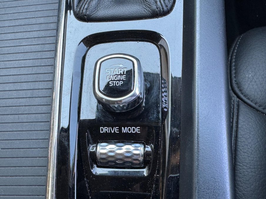 2018 Volvo XC60 — image 26
