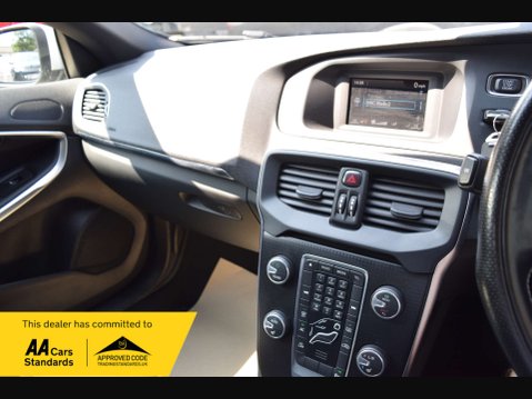 Volvo V40 2.0 V40 R-Design D2 5dr 50
