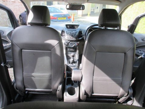 Ford Ecosport 1.0T EcoBoost Titanium 2WD Euro 5 (s/s) 5dr 30