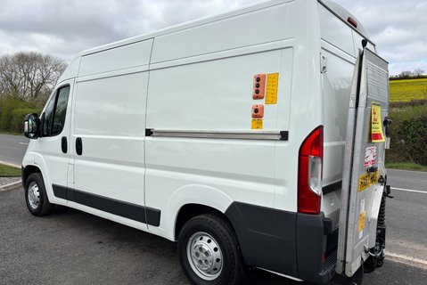 Citroen Relay 35 L2H2 Enterprise Panel Van with Tail Lift 6