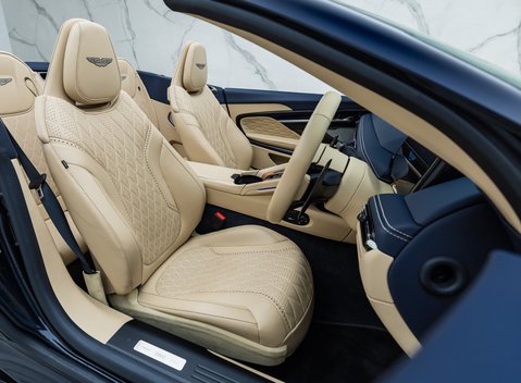 Aston Martin DB12 Volante 18