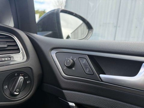 Volkswagen Golf 1.0 Golf SE TSi BlueMotion Technology 5dr 16