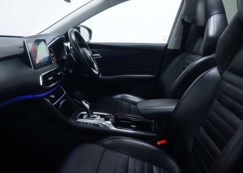 MG HS 1.5 MG HS Exclusive Semi-Auto 5dr 44