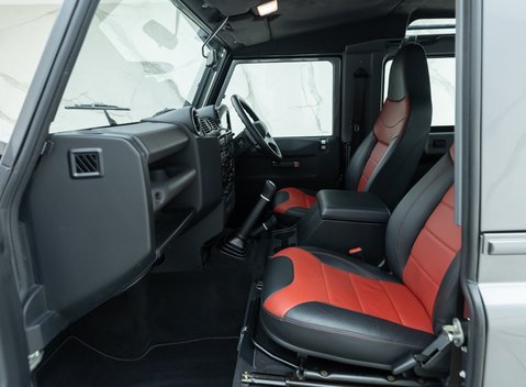 Land Rover Defender 90 Adventure 15