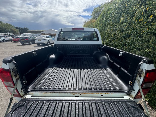 Isuzu D-Max Utility | 1.9 LT | Double Cab | Tow Bar | Air Con | EURO 6 | NO VAT 10