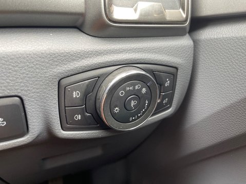 Ford Ranger 2.2 TDCi Limited 1 4WD Euro 5 (s/s) 4dr (Eco Axle) 25