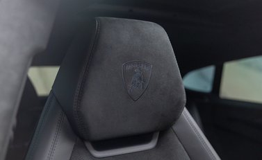 Lamborghini Urus PERFORMANTE 15