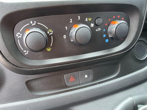 Vauxhall Vivaro 1.6 CDTi 2900 ecoFLEX L1 H1 Euro 5 (s/s) 5dr 11