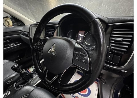 Mitsubishi Outlander 2.2 DI-D 4 SUV 5dr Diesel Manual 4WD Euro 6 (s/s) (147 ps) 32