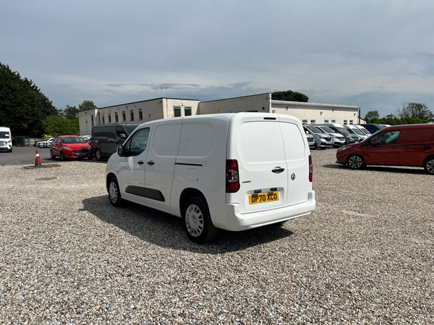 Vauxhall Combo LWB L2H1 (SOLD) Low Roof Sportive 2300 Air Con Sensors EURO 6 NO VAT 8