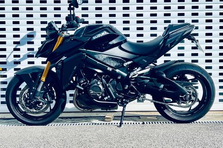Suzuki GSX GSXS 1000 24