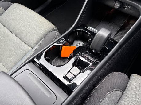 Volvo XC40 2.0 B3 MHEV Plus Dark SUV 5dr Petrol Hybrid DCT Auto Euro 6 (s/s) (163 ps) 29