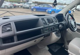 Volkswagen California BEACH 2.0 TDI AUTO CAMPERVAN 40