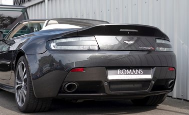 Aston Martin V12 Vantage S Roadster 28