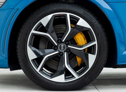 Audi E-Tron S Sportback 8