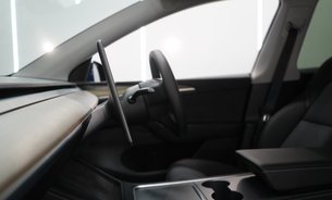 Tesla Model Y RWD Comfort Suspension One Owner Heated Steering Wheel and Seats VATQ 23