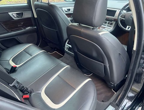 Jaguar XF 2.2d Portfolio Saloon 4dr Diesel Auto Euro 5 (s/s) (200 ps) 42
