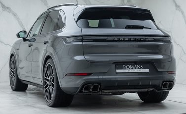 Porsche Cayenne TURBO E-HYBRID 10
