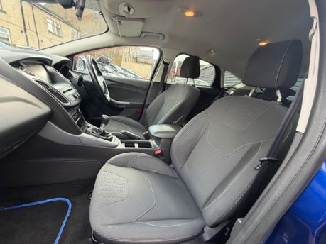 Ford Focus ZETEC 19