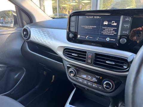 Hyundai i10 MPI PREMIUM 24