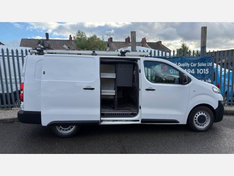 Vauxhall Vivaro 2.0 Turbo D 3100 Edition L2 H1 Euro 6 (s/s) 5dr 9