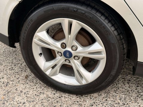 Ford Focus 1.6 Focus Zetec 105 5dr 20