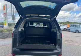 Land Rover Discovery 3.0 D300 MHEV HSE Auto 4WD COMMERCIAL 34