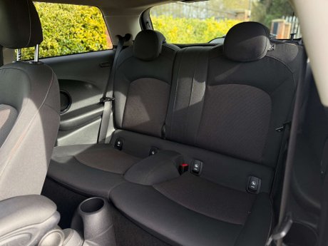 Mini Hatch 1.5 Cooper Classic 3dr 24