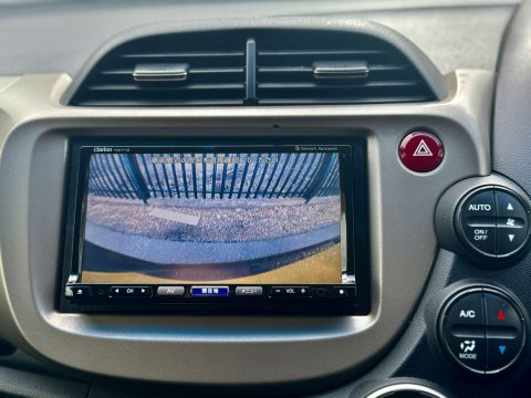 Honda Jazz 1.3h IMA HE Hatchback 5dr Petrol Hybrid CVT Euro 5 (102 ps) 17