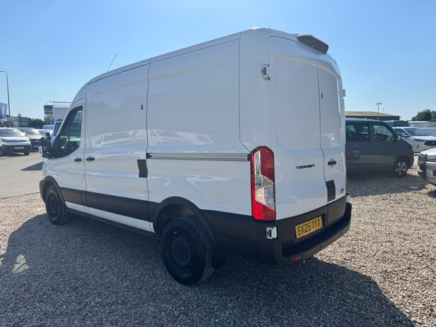 Ford Transit AUTO MWB L2H2 Medium Roof Trend 350 Air Con Sensors EURO 6 NO VAT 10