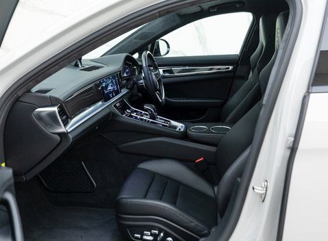 Porsche Panamera Turbo S E-Hybrid Sport Turismo 15
