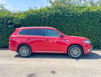 Mitsubishi Outlander (Sold) 2.4h TwinMotor 13.8kWh 4h SUV 5dr Petrol Plug-in Hybrid CVT 4WD Euro 5