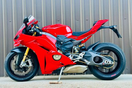 Ducati Panigale V4 1.1 Panigale V4 S 24