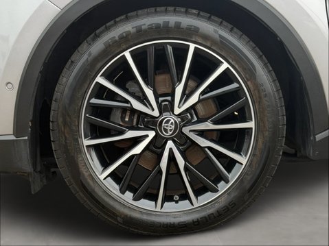 Toyota C-HR 1.8 Hybrid Excel 5dr CVT [Leather] 12