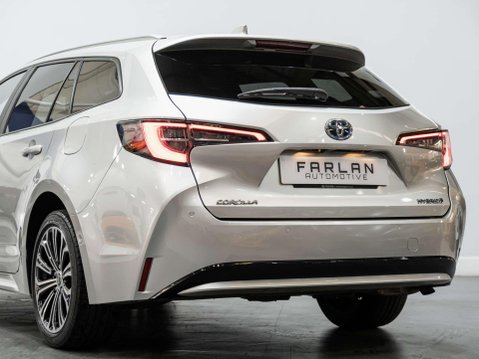 Toyota Corolla 1.8 VVT-h Design Touring Sports 5dr Petrol Hybrid CVT Euro 6 (s/s) (122 ps) 28