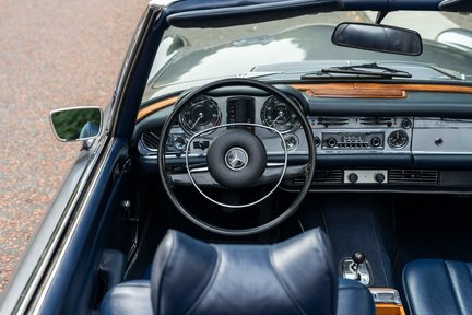 Mercedes-Benz SL Series 280 SL Pagoda 27