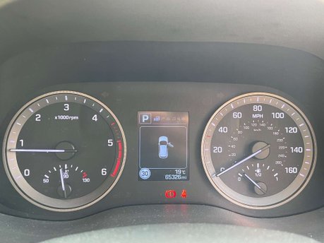 Hyundai TUCSON 2.0 Tucson SE Nav CRDi Auto 4WD 5dr 15